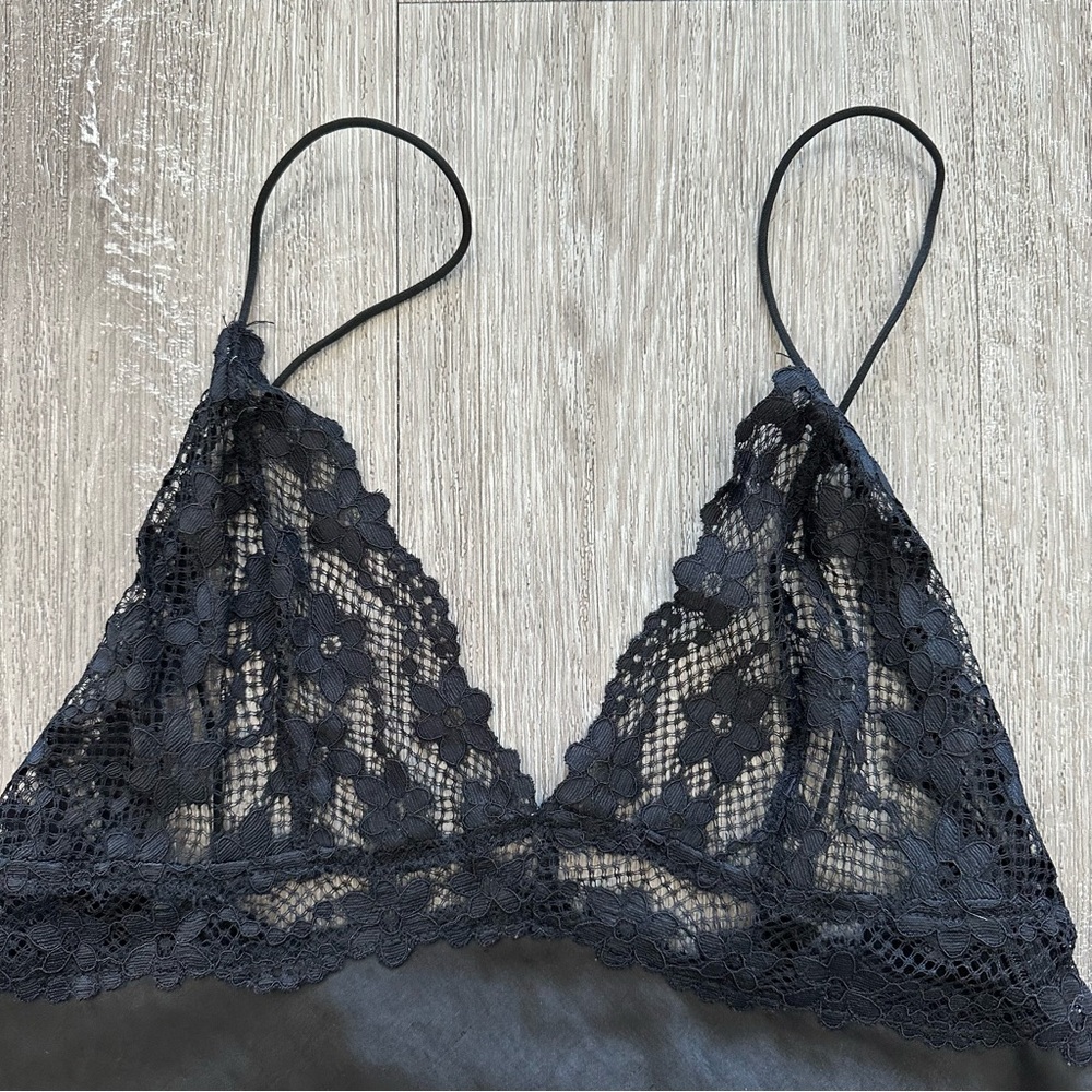 EUC Princess Polly Lace Crop Top - Picture 3 of 6